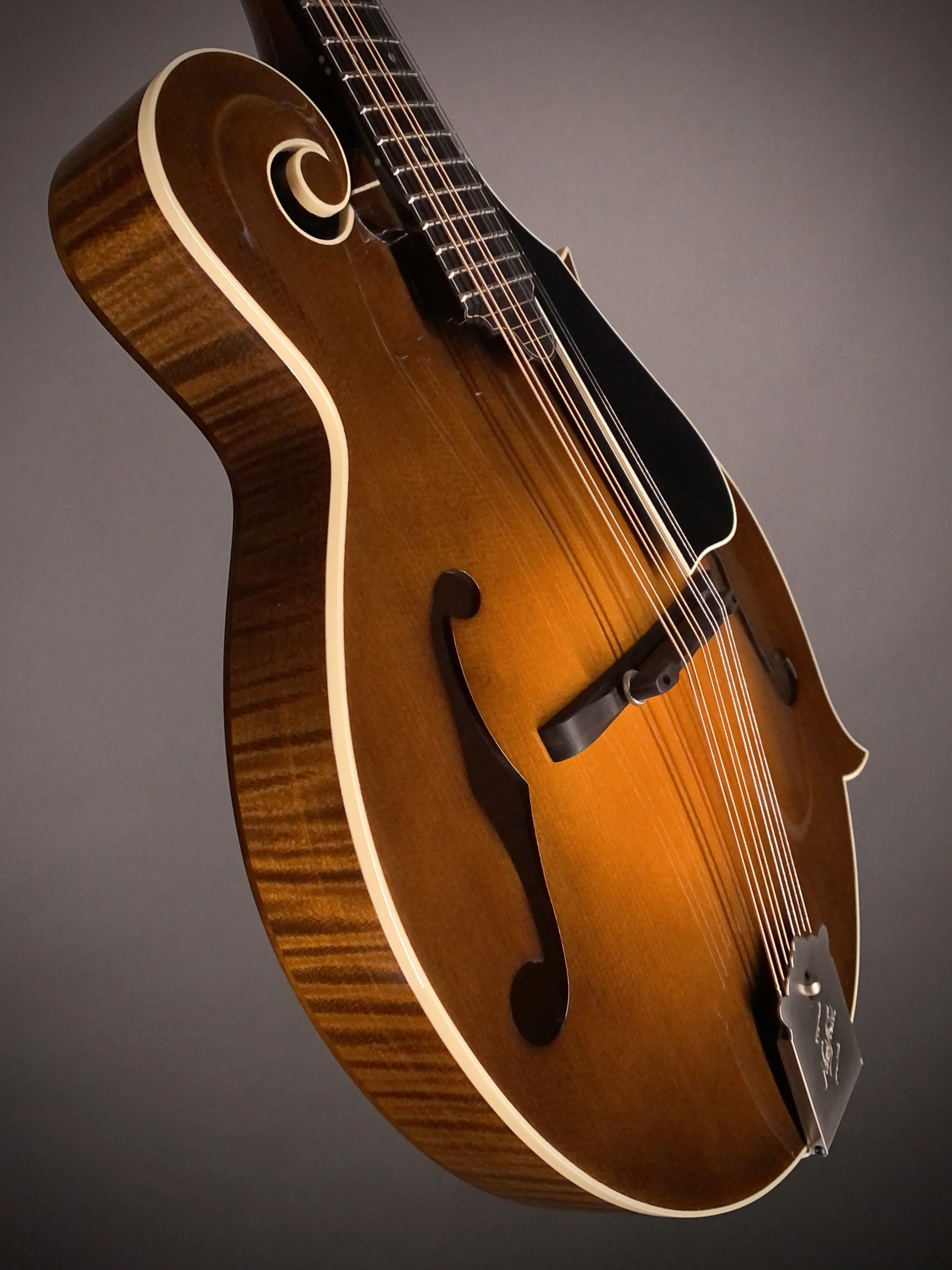 フェルナンデス　FST105 リフィニッシュ TrentonTradition-Tread-Front.